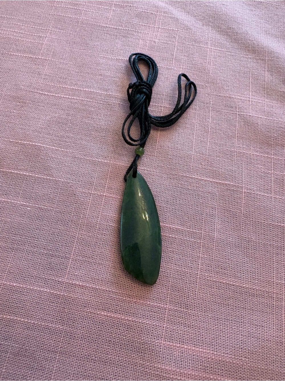 Nephrite Jade Pendant  Necklace. NEW